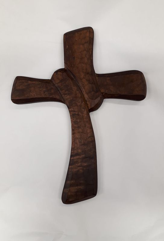 Krzyż rzeźbiony
