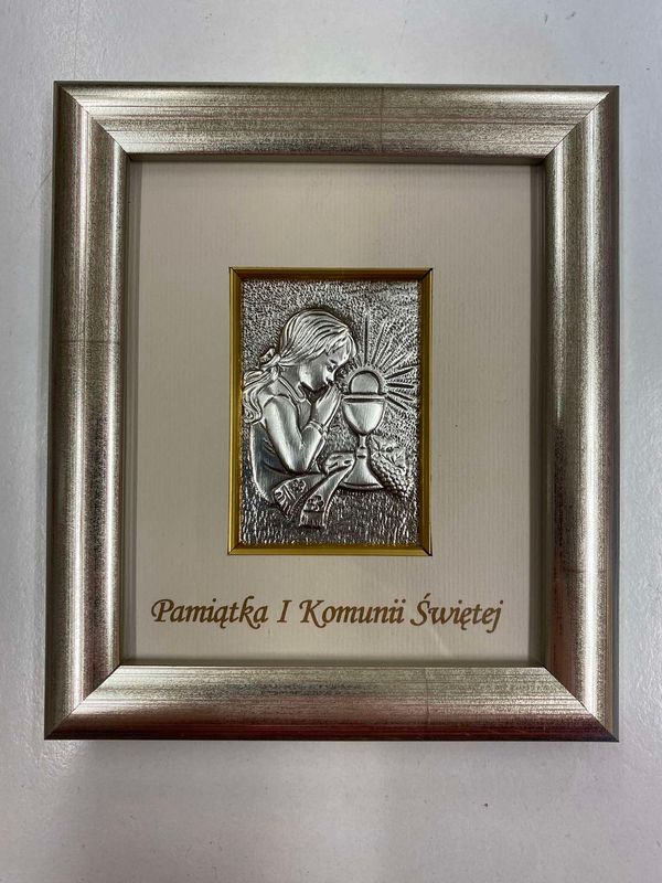Pamiątka I Komunii Świętej dziewczynka