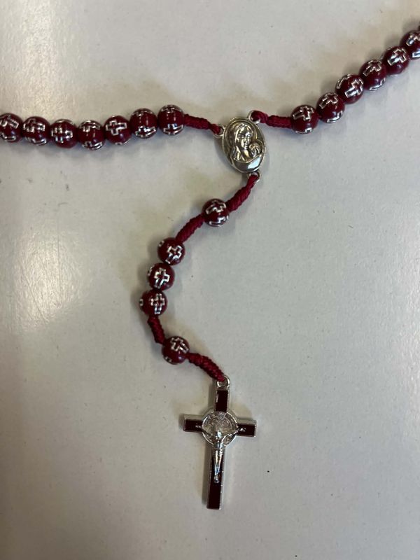 Różaniec bordowy