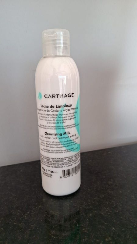 Leche de limpieza con caviar y algas marinas