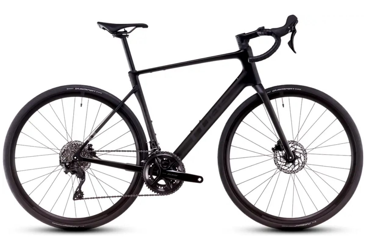 Cube Attain C:62 Race 7100