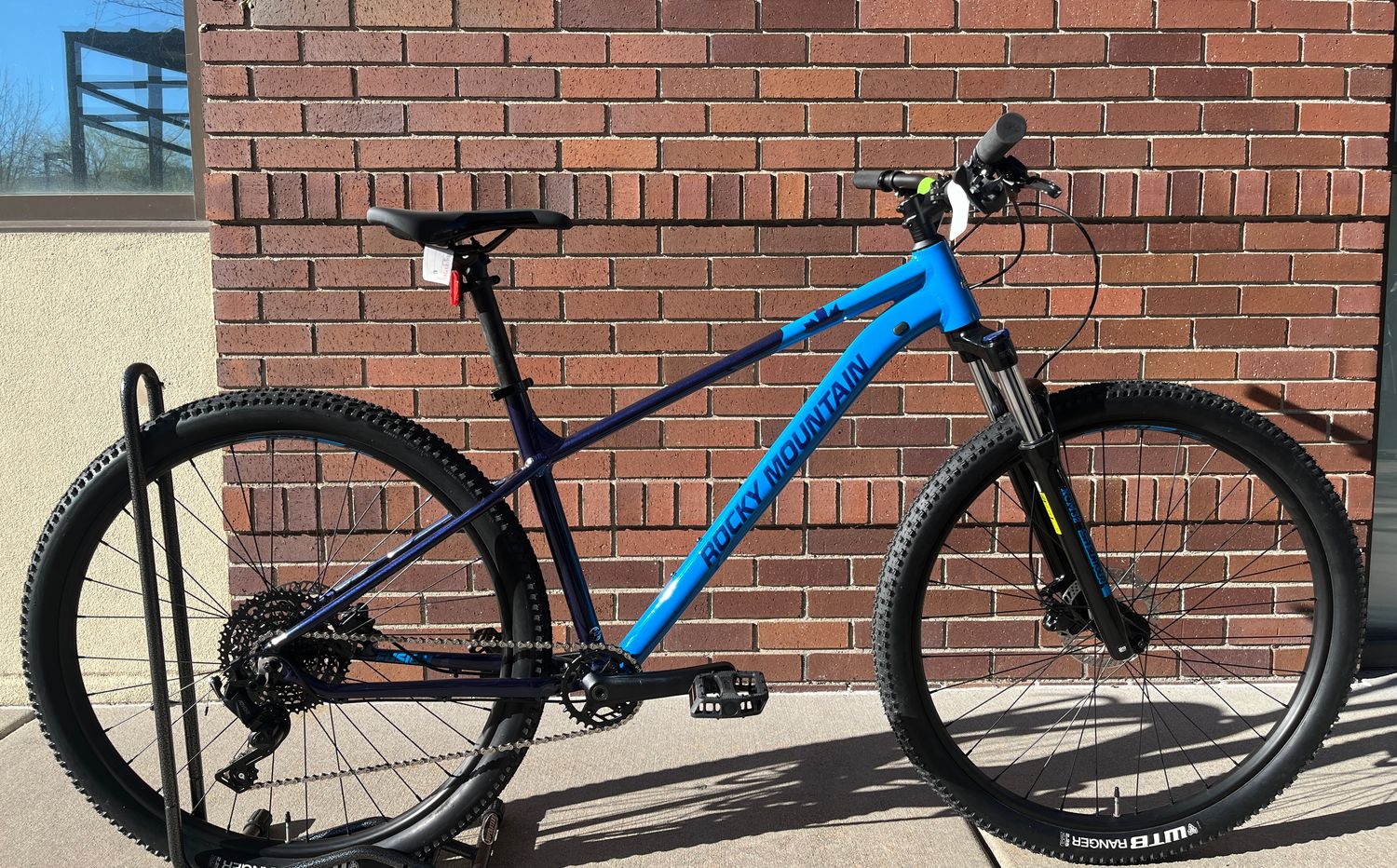 Rocky Mountain Fusion 10 - Black/ Blue, LG
