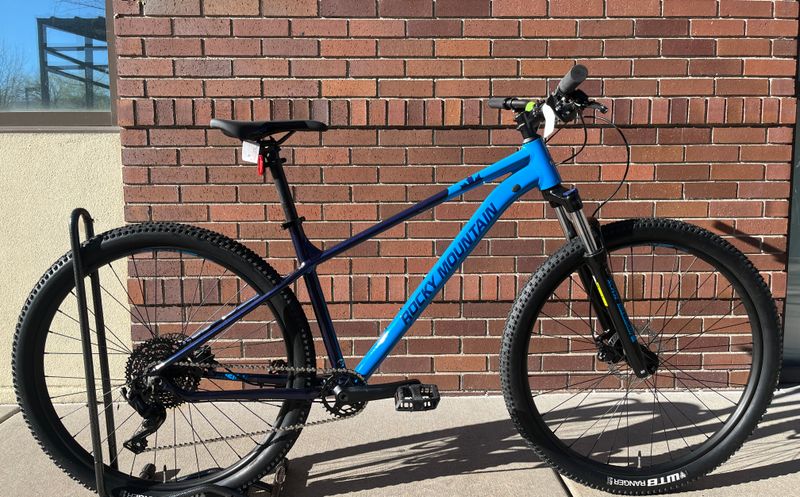 Rocky Mountain Fusion 10 - Black/ Blue, LG