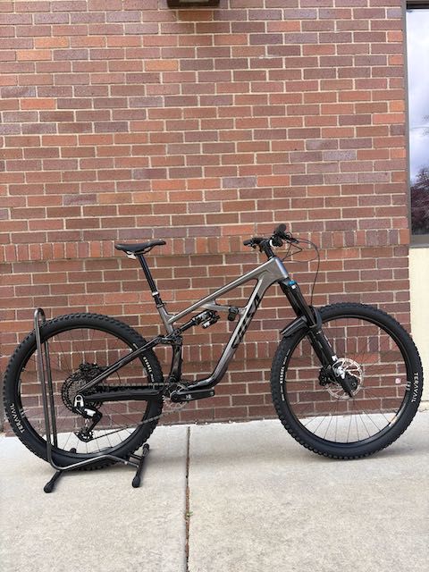 Salsa Blackthorn 145 C  Medium Gray/ Purple