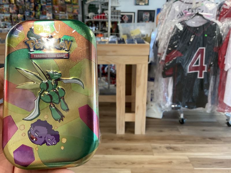 Pokémon scarlet and Violet 151 mini tin