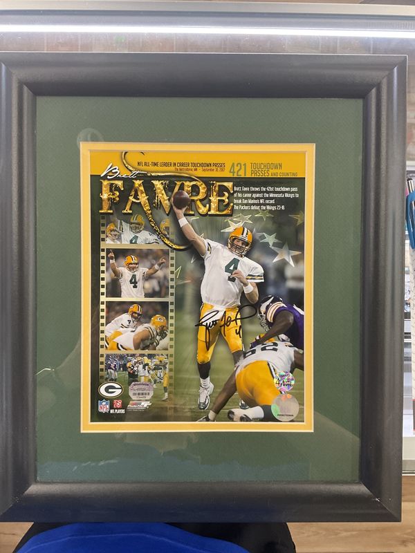 Brett Favre All-Time Leader Passing Touchdowns NFL authenticated autographed 15”x17”