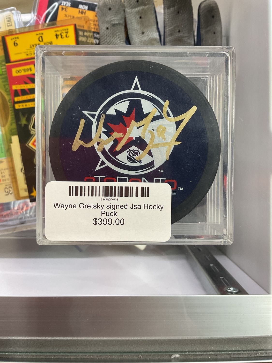 Wayne Gretsky signed Jsa Hocky Puck