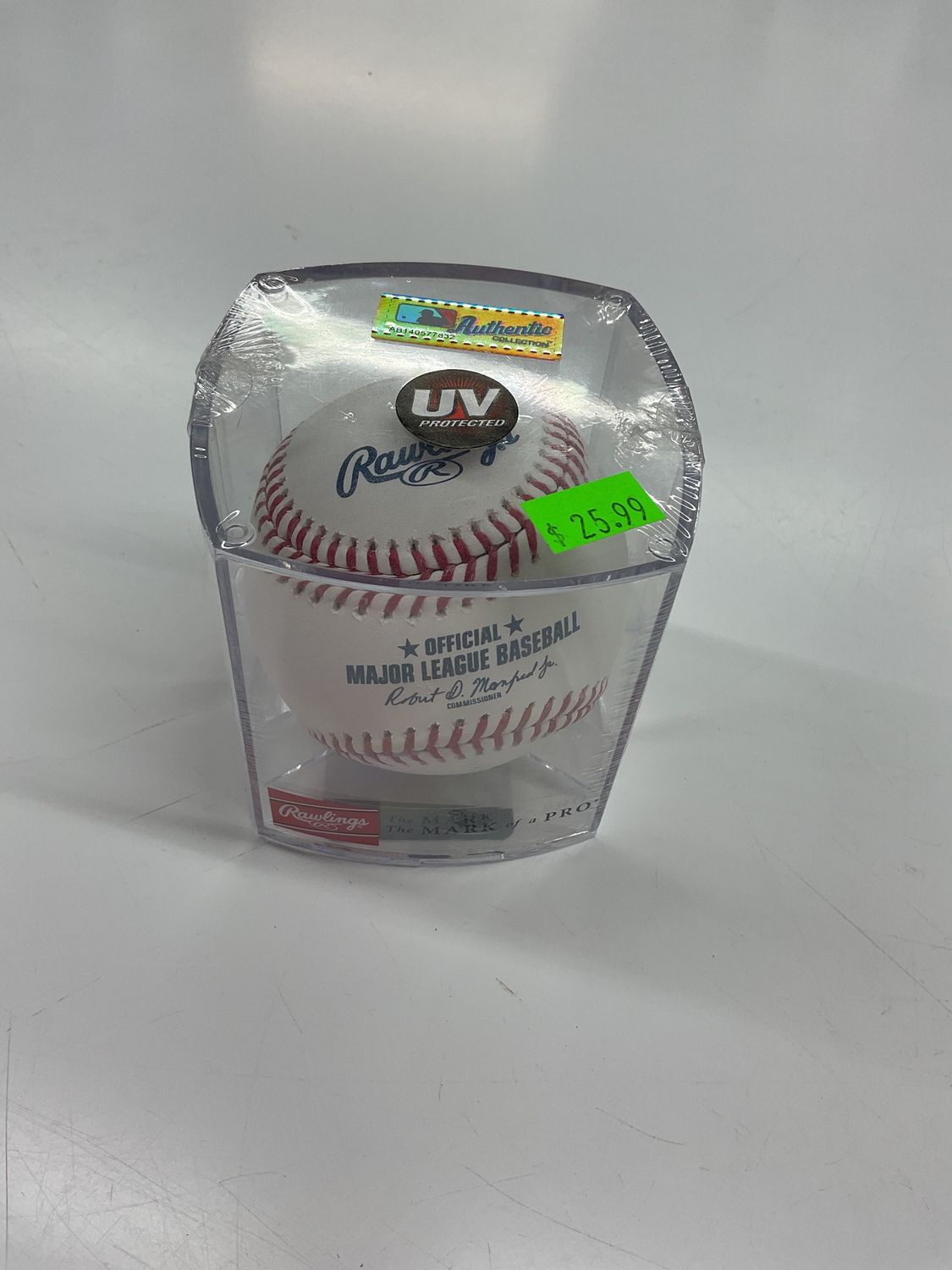 Rawlings MLB baseball with case