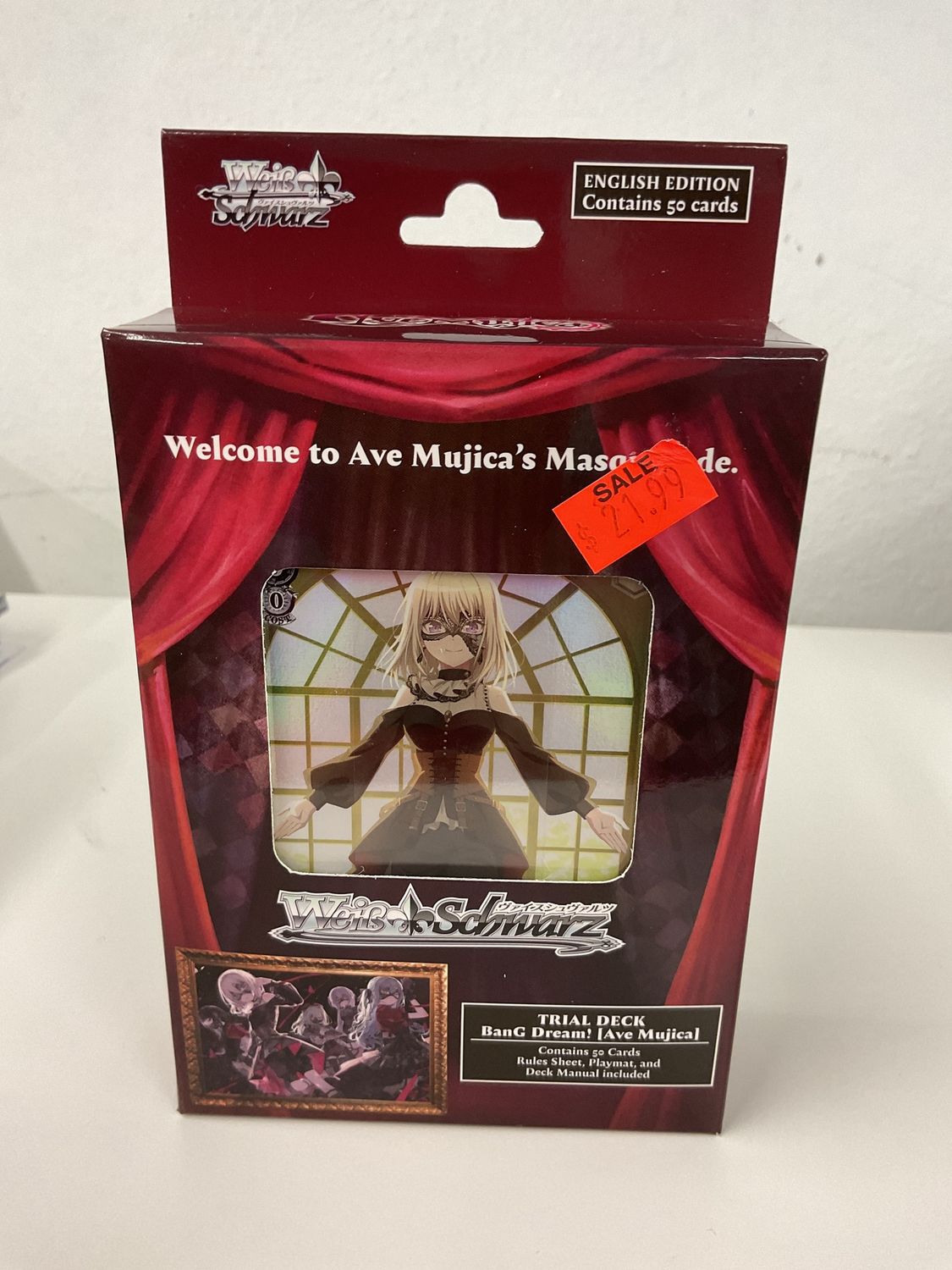 Weis/Schwarz Ave Mujica&#39;s Masquerade
