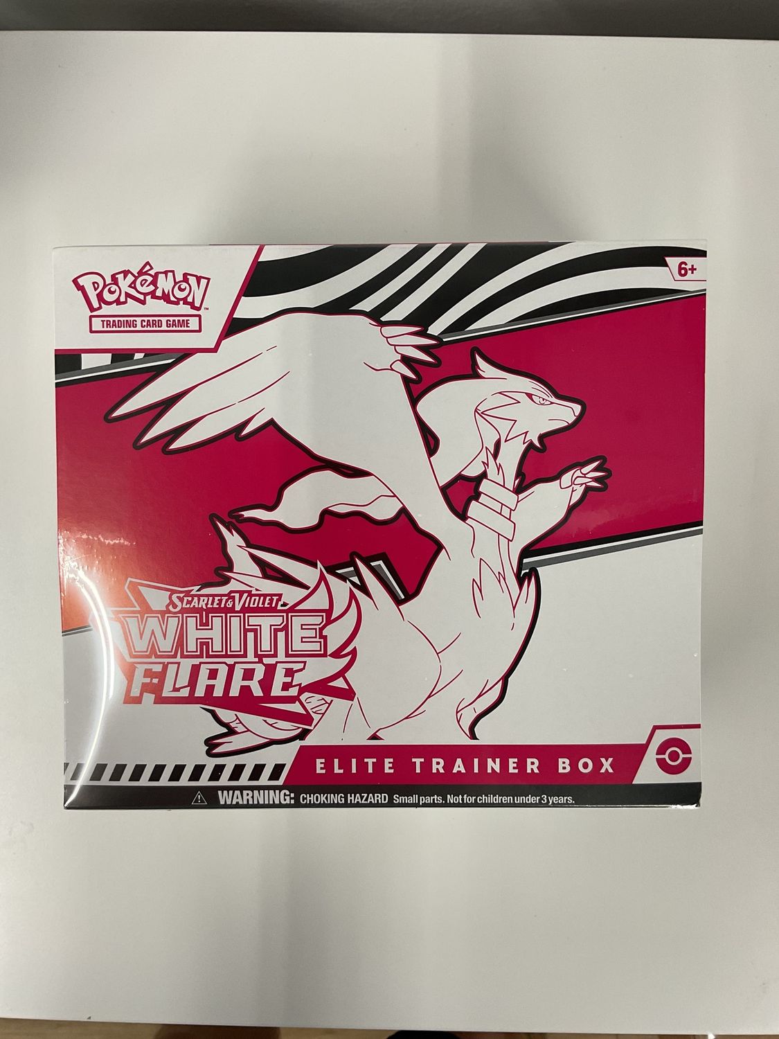 Pokemon White Flare Elite trainer box