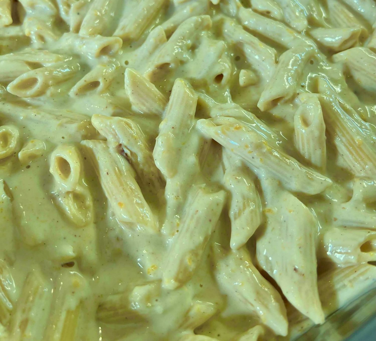 Cheesy pasta snack pack