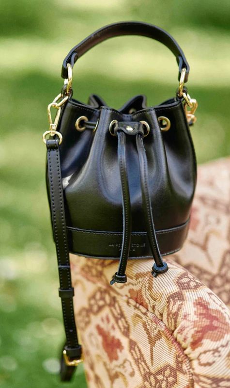 Bolso de cuero negro Aimmy