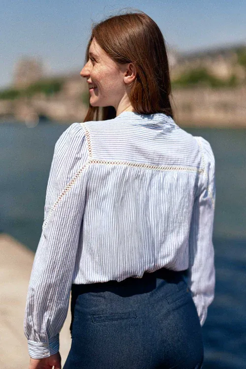 Blusa recta color crudo/azul - Bayen