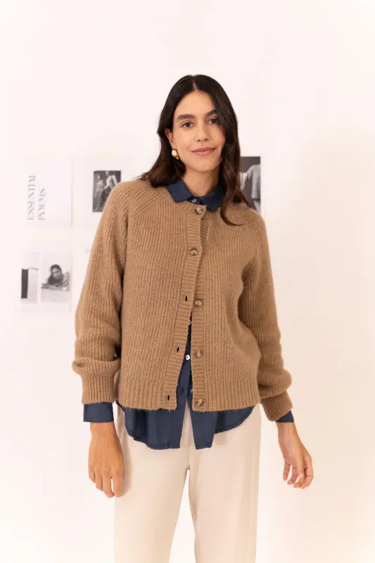 Chaqueta de punto camel