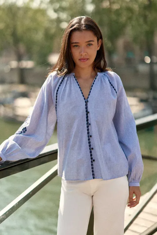 Blusa azul bordada - Blena