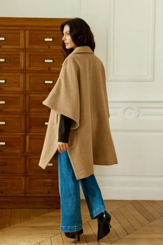 Capa larga camel
