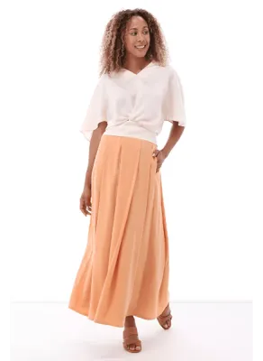 Skirt with pleats