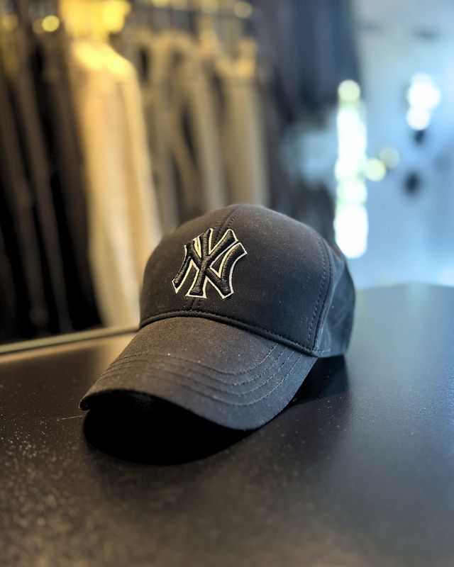 NY Cap - Black and White outline