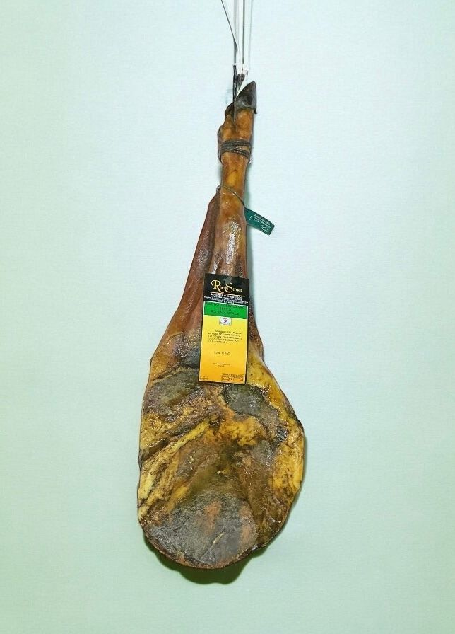 Paleta de Cebo de Campo Ibérico 50% Raza Ibérica de 5kg. a 5,5kg.