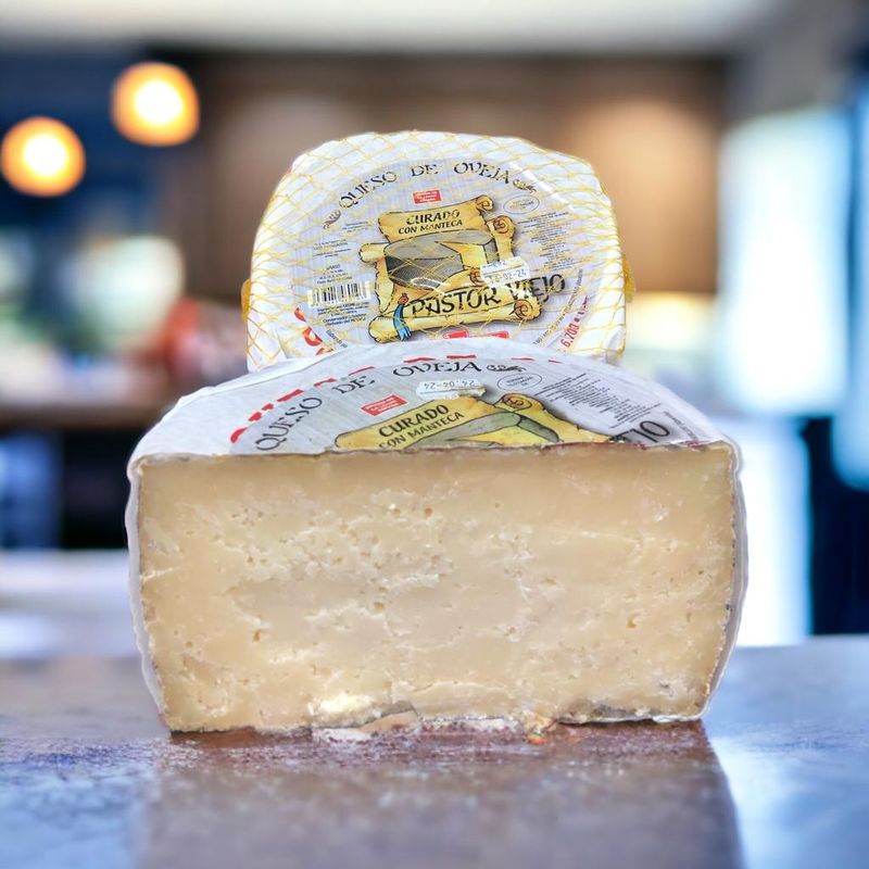 Queso Puro de Oveja curado en Manteca