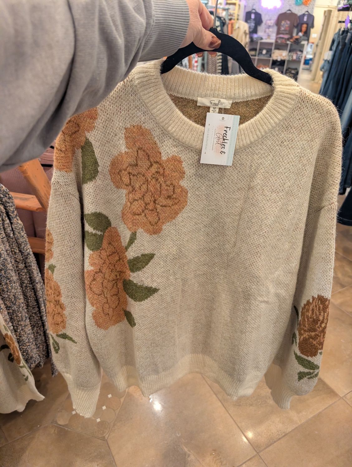 CREAM FLOWER SWEATER