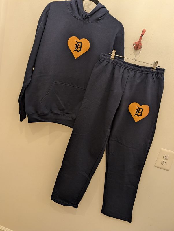 D HEART PUFF GLITTER HOODIE SWEAT SET