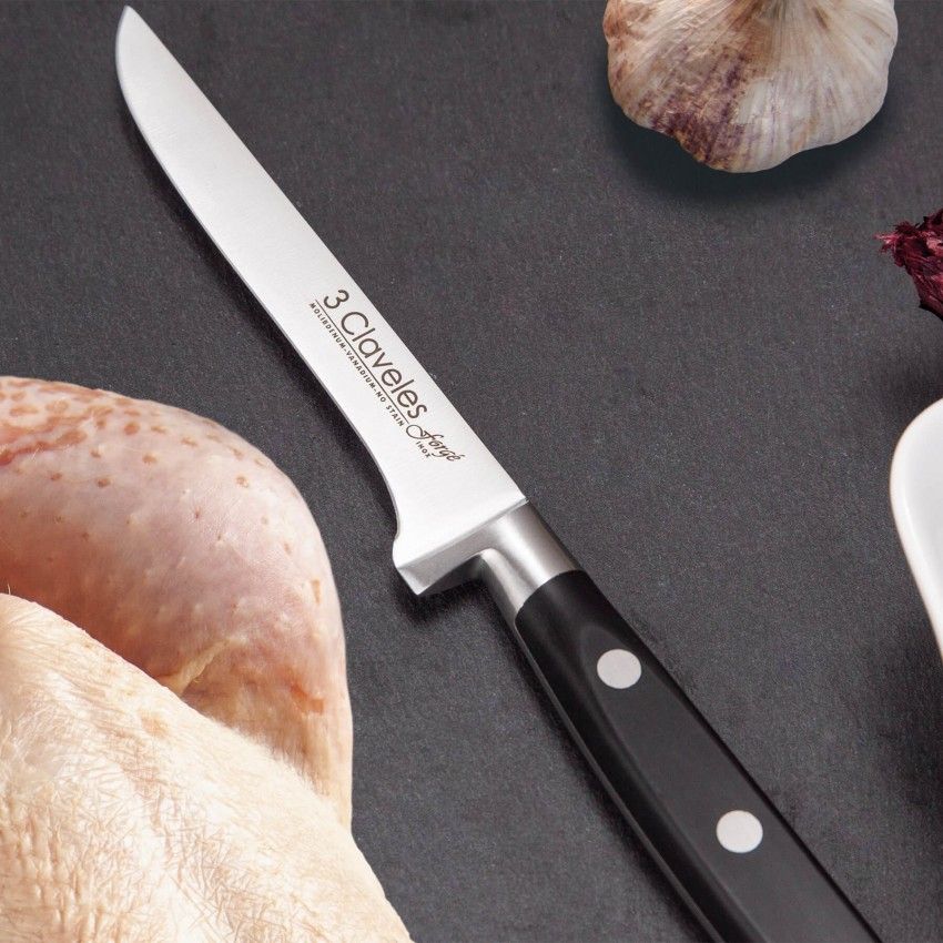 Cuchillo 3 Claveles Deshuesar.