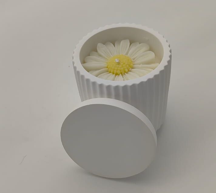 Daisy candle composition 1