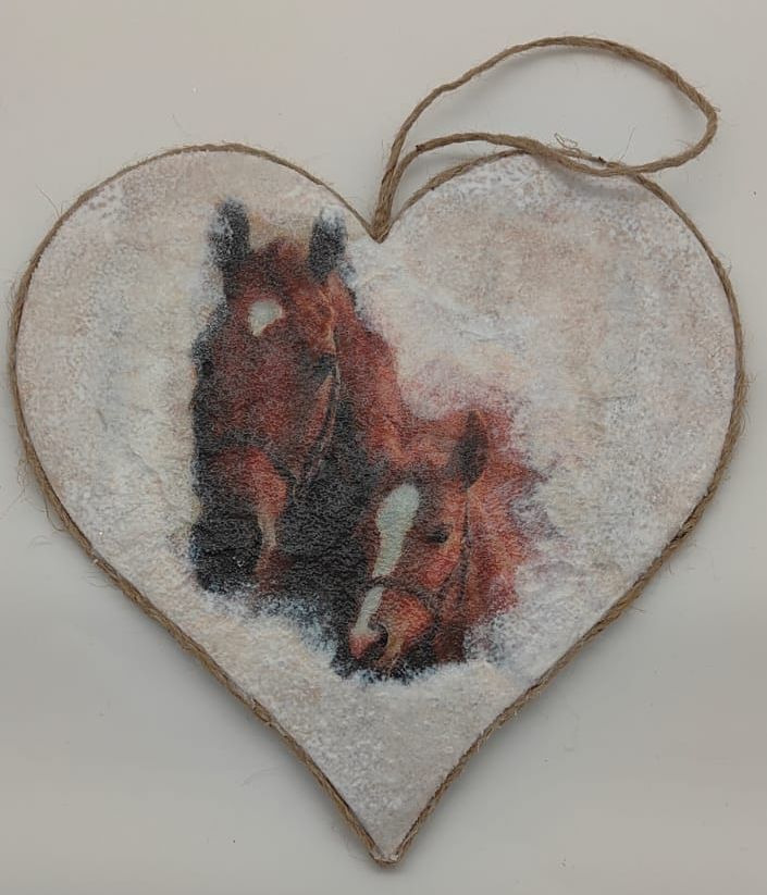 Paintings on wooden shape / Dipinti