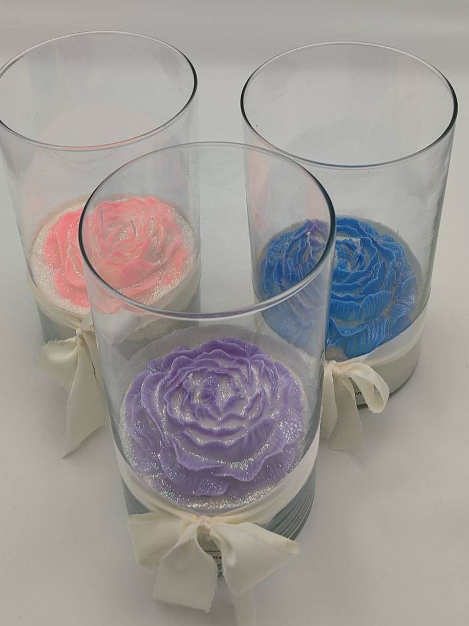 Rose in vase / Rosa in vaso