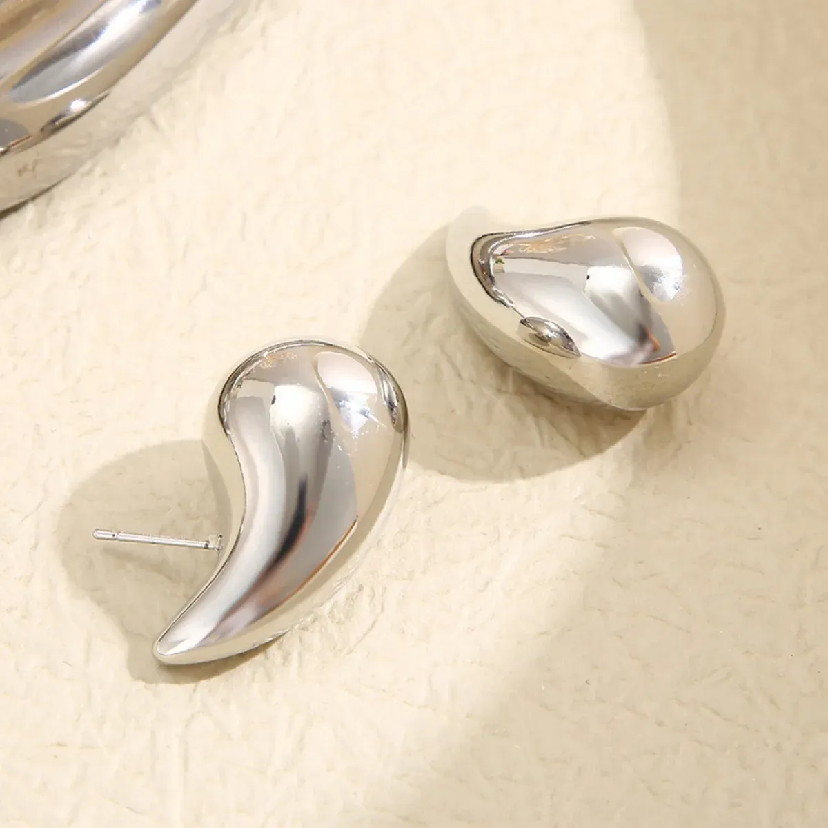 2pc New Sleek Golden Chunky Water Drop Dome Stud Earrings Women Metal, Metal Color: SILVER PLATED