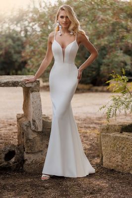 Robe de mariée sirène minimaliste et moderne KAPELA Robe de mariée sirène minimaliste et moderne KAPELA