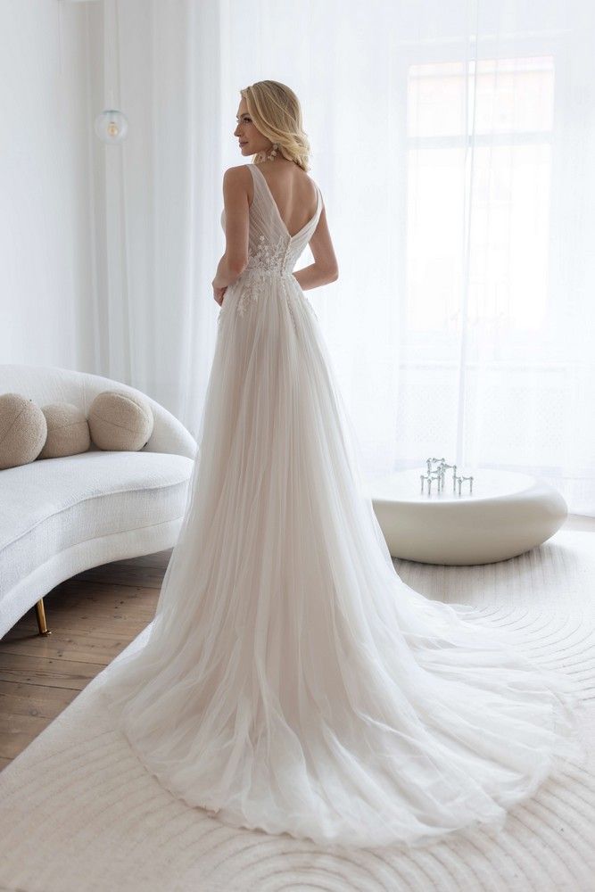 Robe de mariée bohème chic et romantique LAVELLE