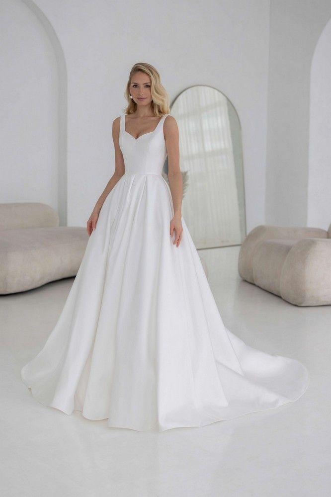 Robe de mariée princesse épurée LUBICA Robe de mariée princesse épurée LUBICA