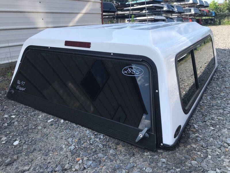 1986-1997 Nissan pickup 6.4' bed (Used)