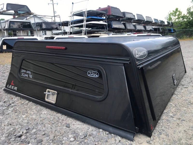 2000-2006 Toyota Tundra 6.5' bed, Leer DCC (Used)