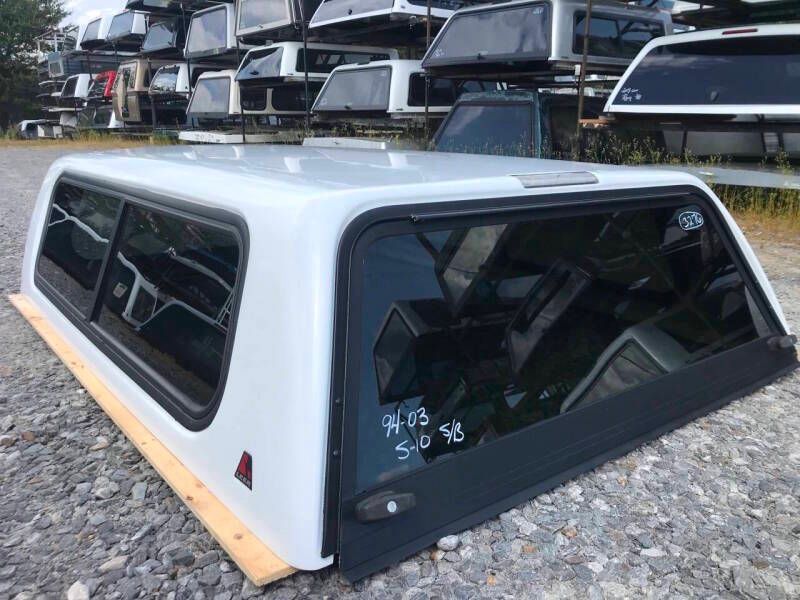 1994-2003 Chevrolet S-10, 6.4' bed, Leer 100R (Used)