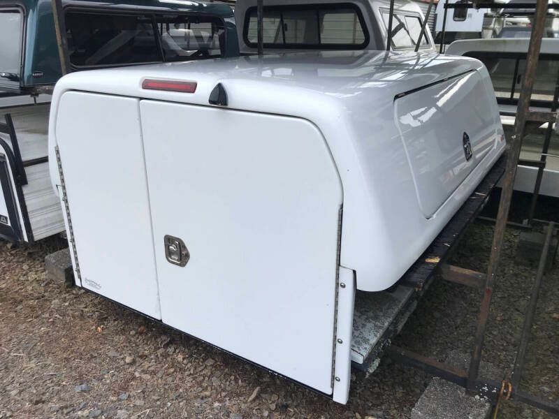 2005-2015 Toyota Tacoma 6.3' bed, Snug Top (Used)