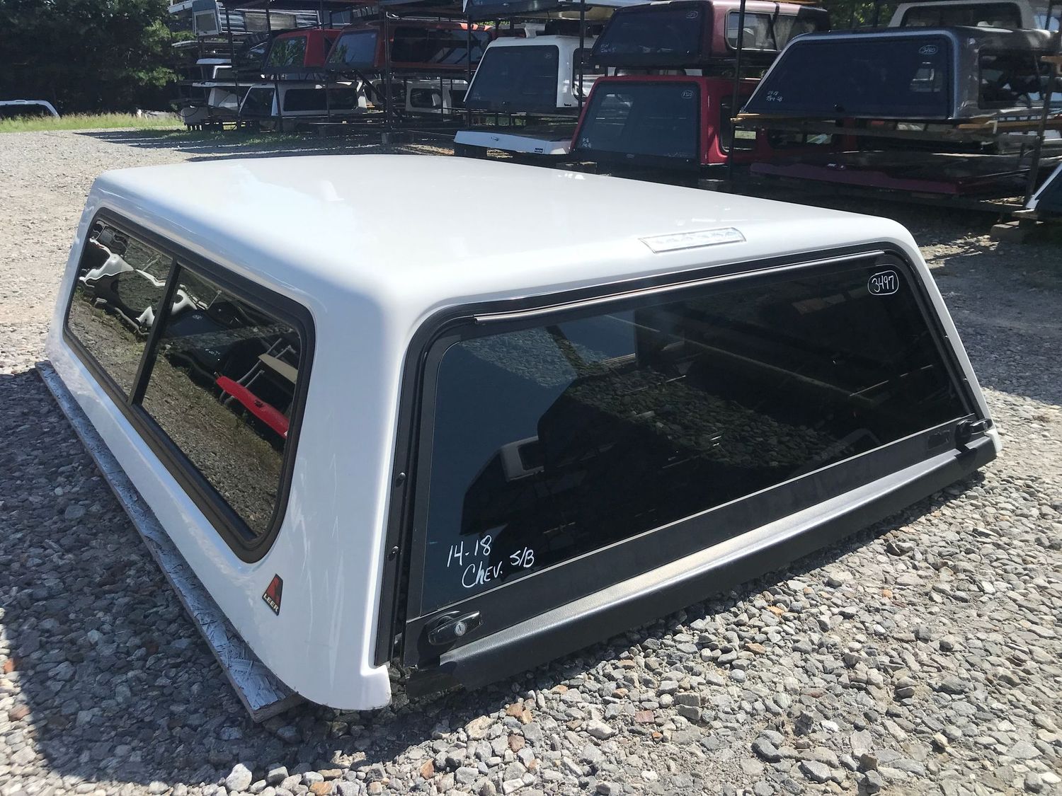 2014-2018 Chevrolet Silverado, 6.5' bed, Leer 100R Series (Used) 2014-2018 Chevrolet Silverado, 6.5' bed, Leer 100R Series (Used)