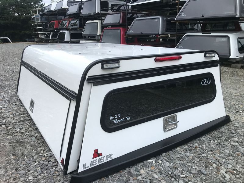 2016-2023 Toyota Tacoma 6.2' bed, Leer DCC (Used)