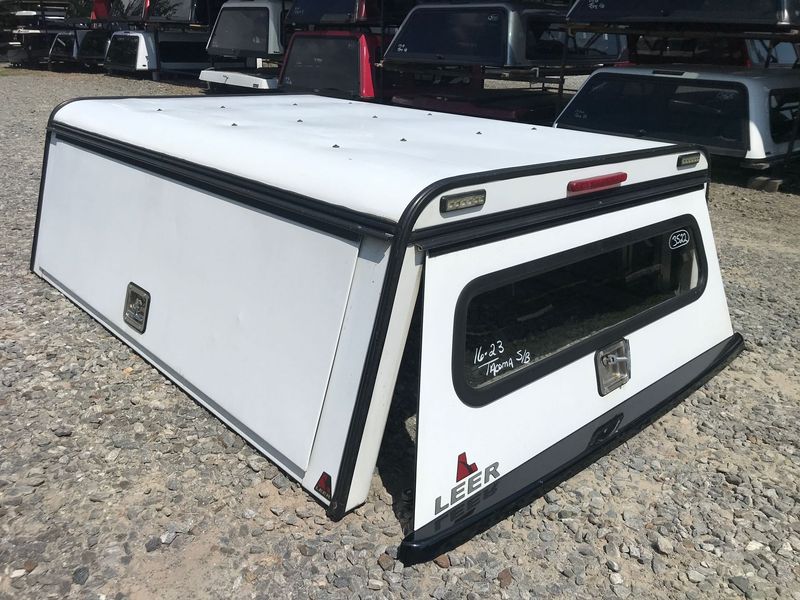 2016-2023 Toyota Tacoma 6.2' bed, Leer DCC (Used)