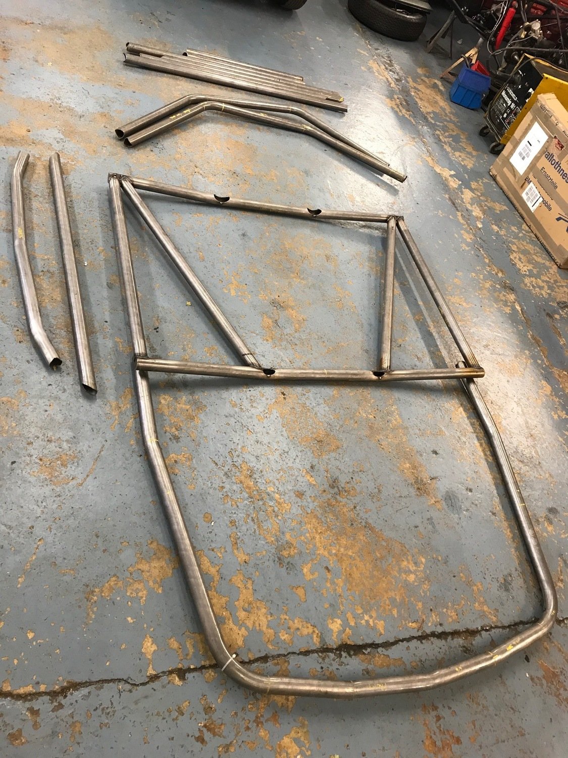 Jensen CV8 weld in 6 point roll cage FIA/MSA Jensen CV8 weld in 6 point roll cage FIA/MSA