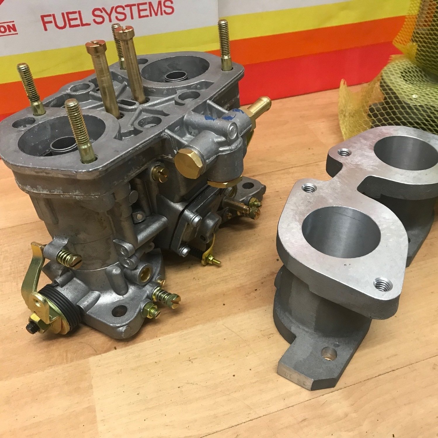 Jaguar 5.3 V12 Weber IDF carburettor and manifold kit Jaguar 5.3 V12 Weber IDF carburettor and manifold kit