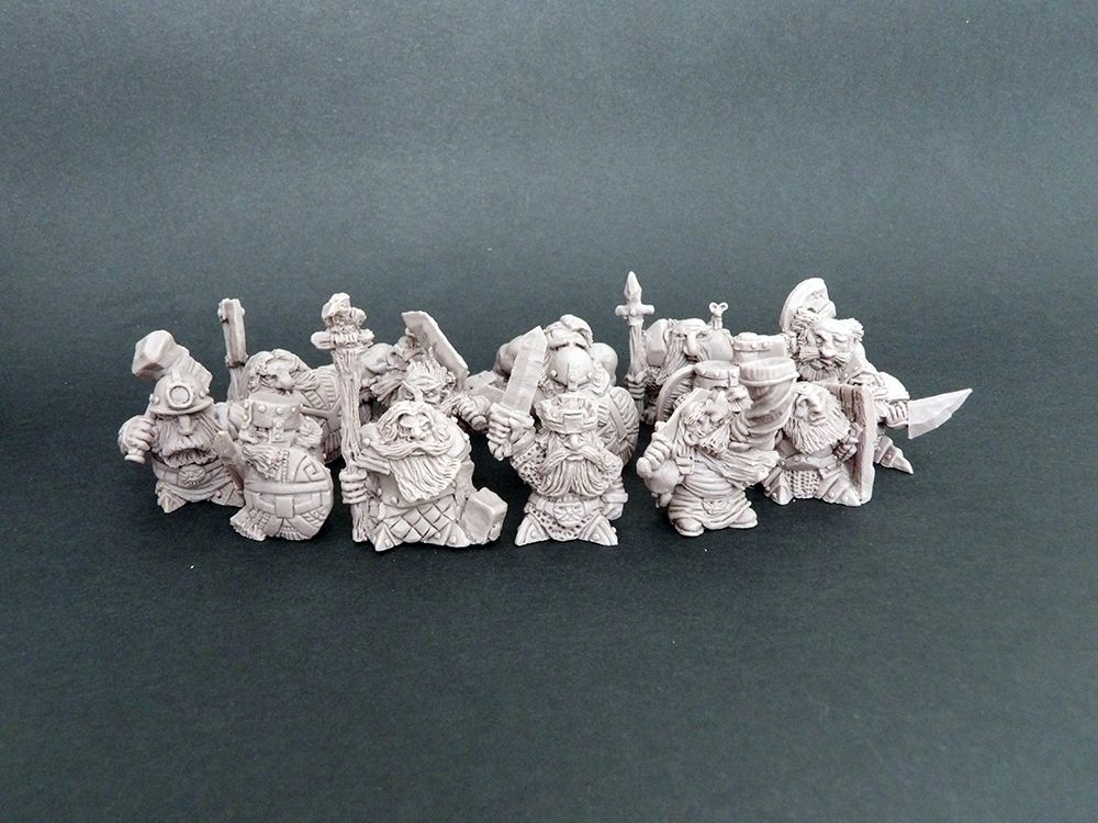 Dwarfs . 15 miniatures