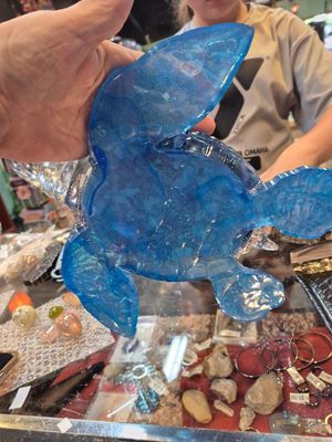 Handcrafted Resin Turtle 10-11 in (approx)