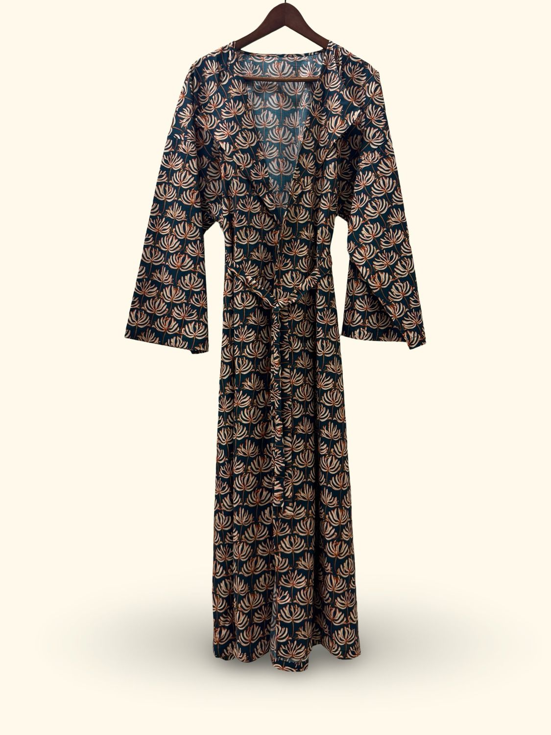 Two piece: Robe &amp; Dress قطعتين: روب مع فستان داخلي