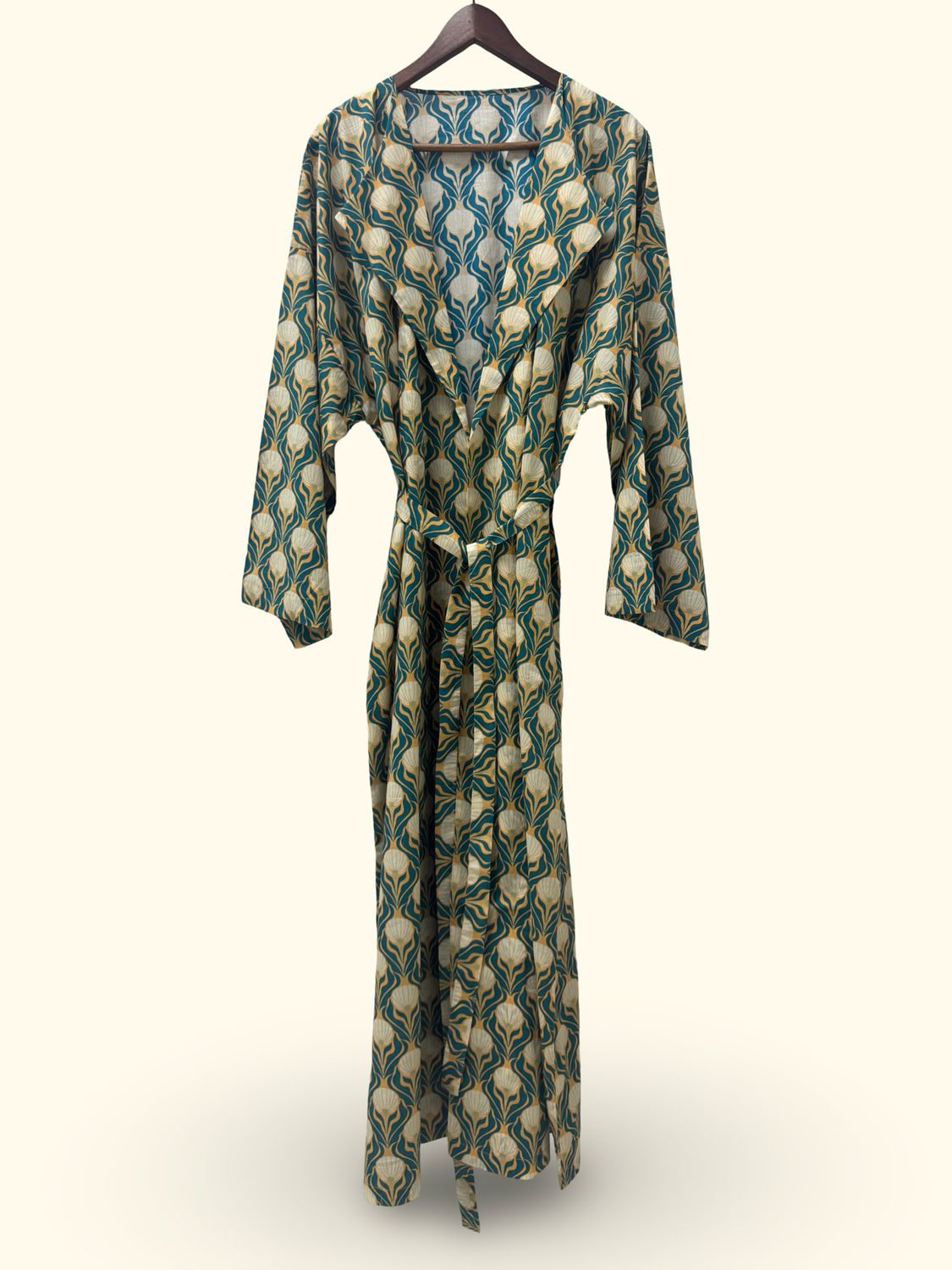 Two piece: Robe &amp; Dress قطعتين: روب مع فستان داخلي