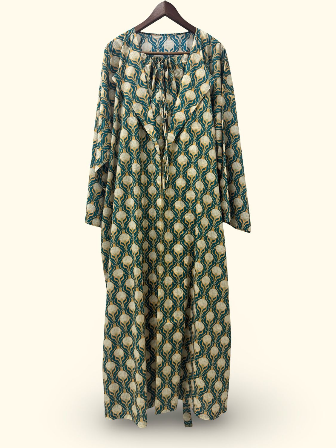 Two piece: Robe &amp; Dress قطعتين: روب مع فستان داخلي