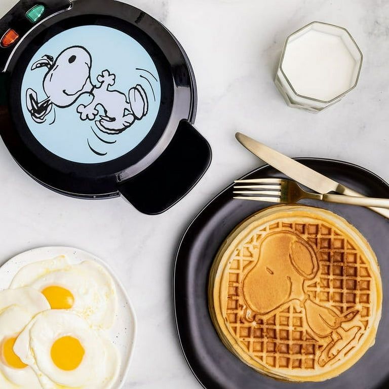 Peanuts Snoopy Waffle Maker