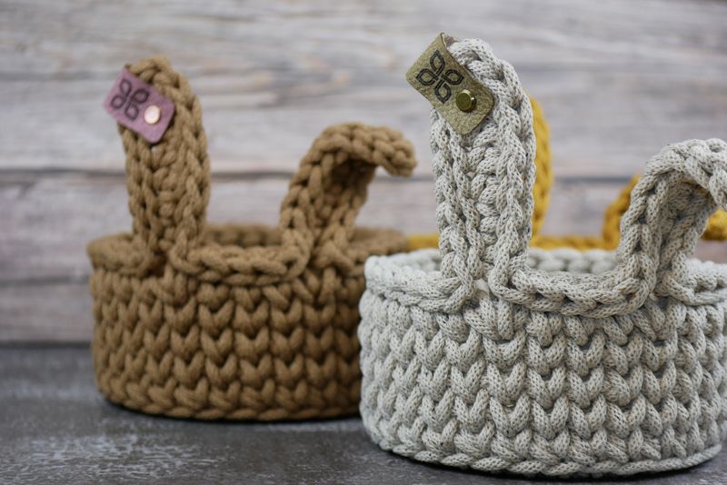 Handgehäkeltes Osterkörbchen mit Hasenohren – Geschenk & Deko